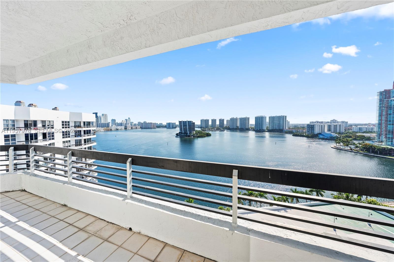3600 Mystic Pointe Dr #PH6, Aventura FL 33180