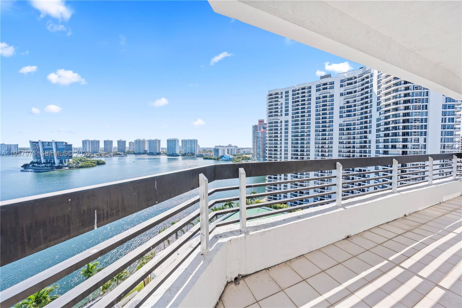 3600 Mystic Pointe Dr #PH6, Aventura FL 33180