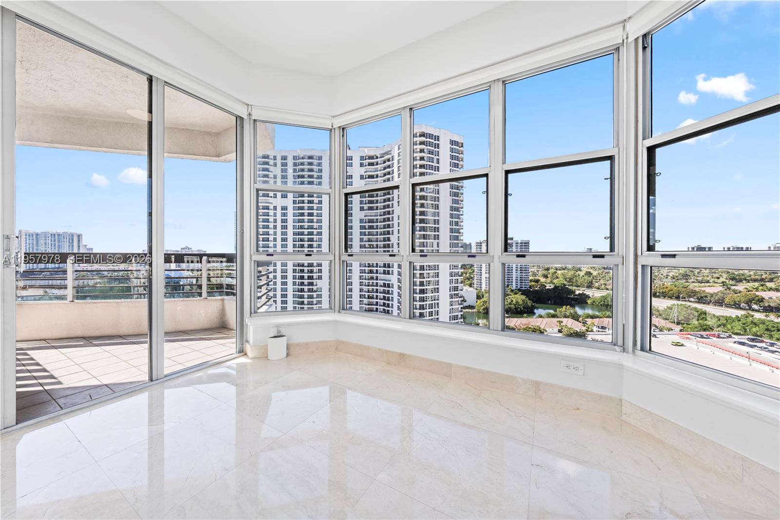 3600 Mystic Pointe Dr #PH6, Aventura FL 33180