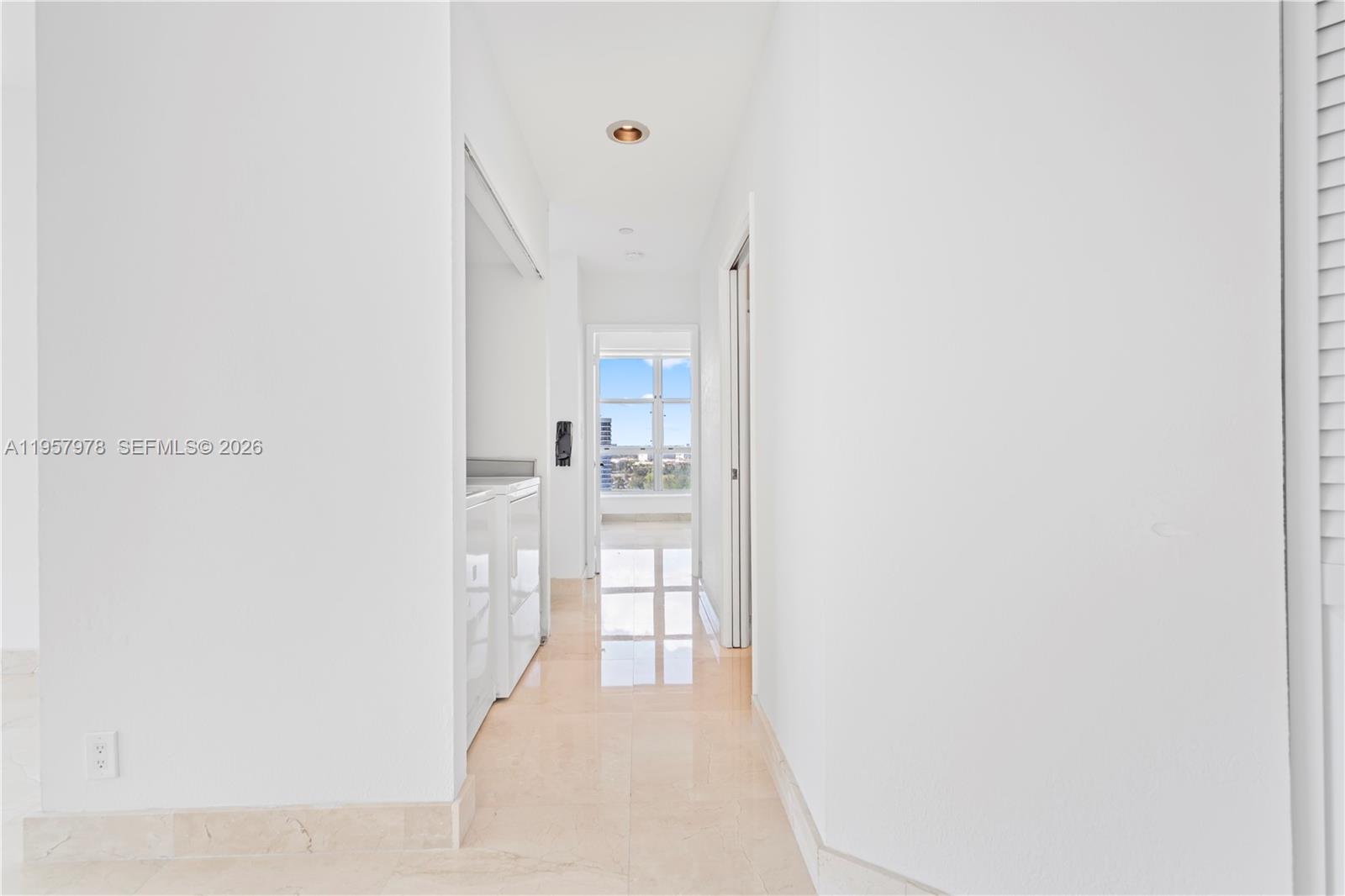 3600 Mystic Pointe Dr #PH6, Aventura FL 33180