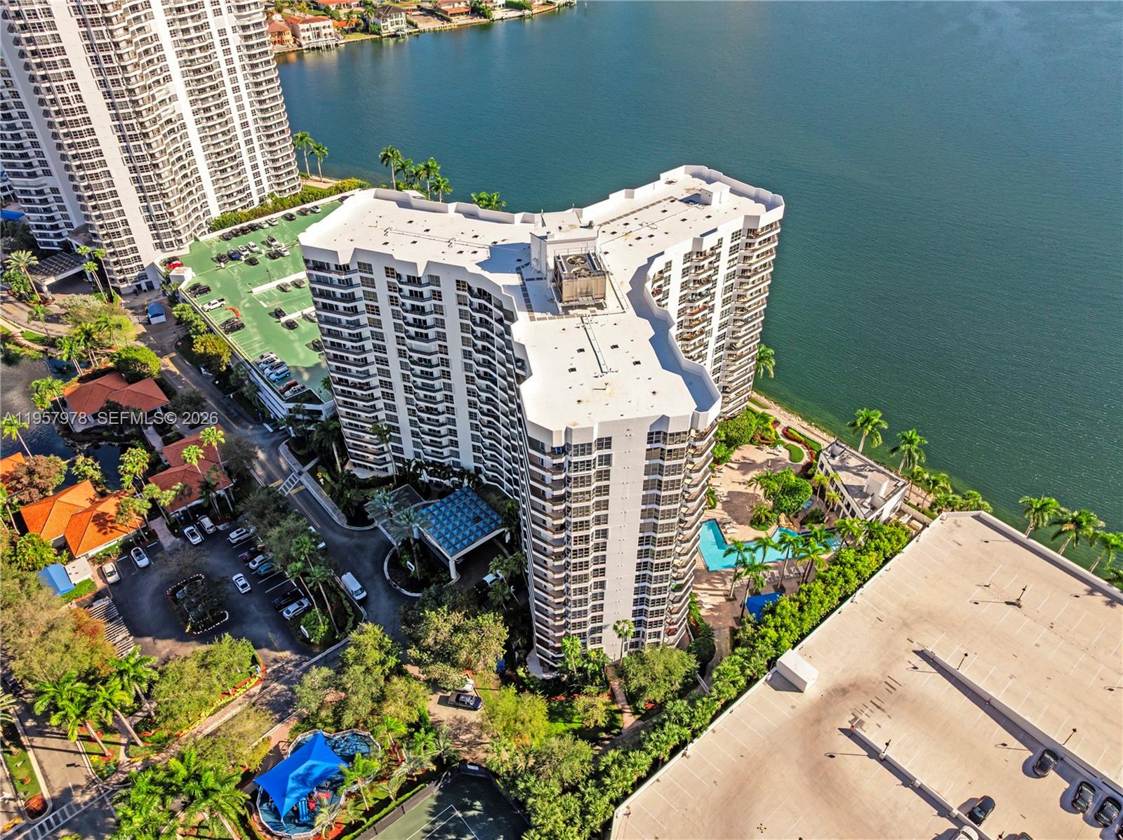 3600 Mystic Pointe Dr #PH6, Aventura FL 33180