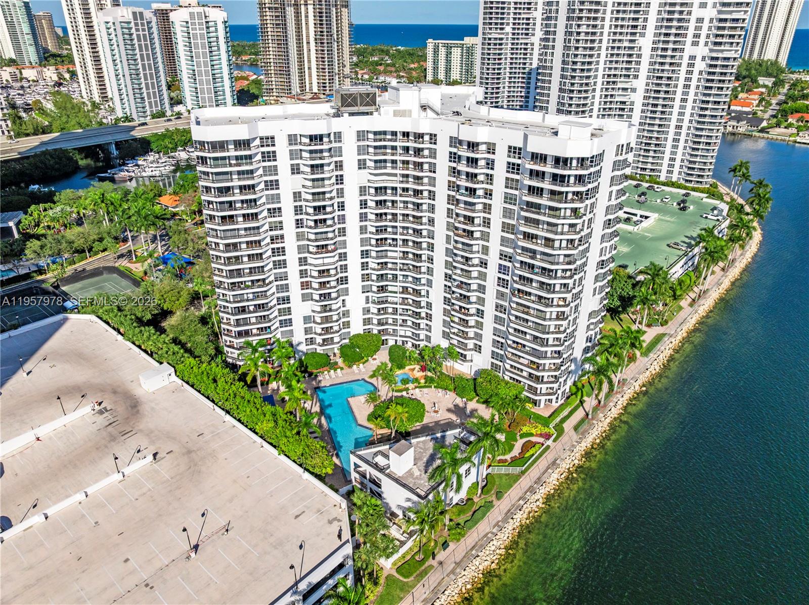 3600 Mystic Pointe Dr #PH6, Aventura FL 33180