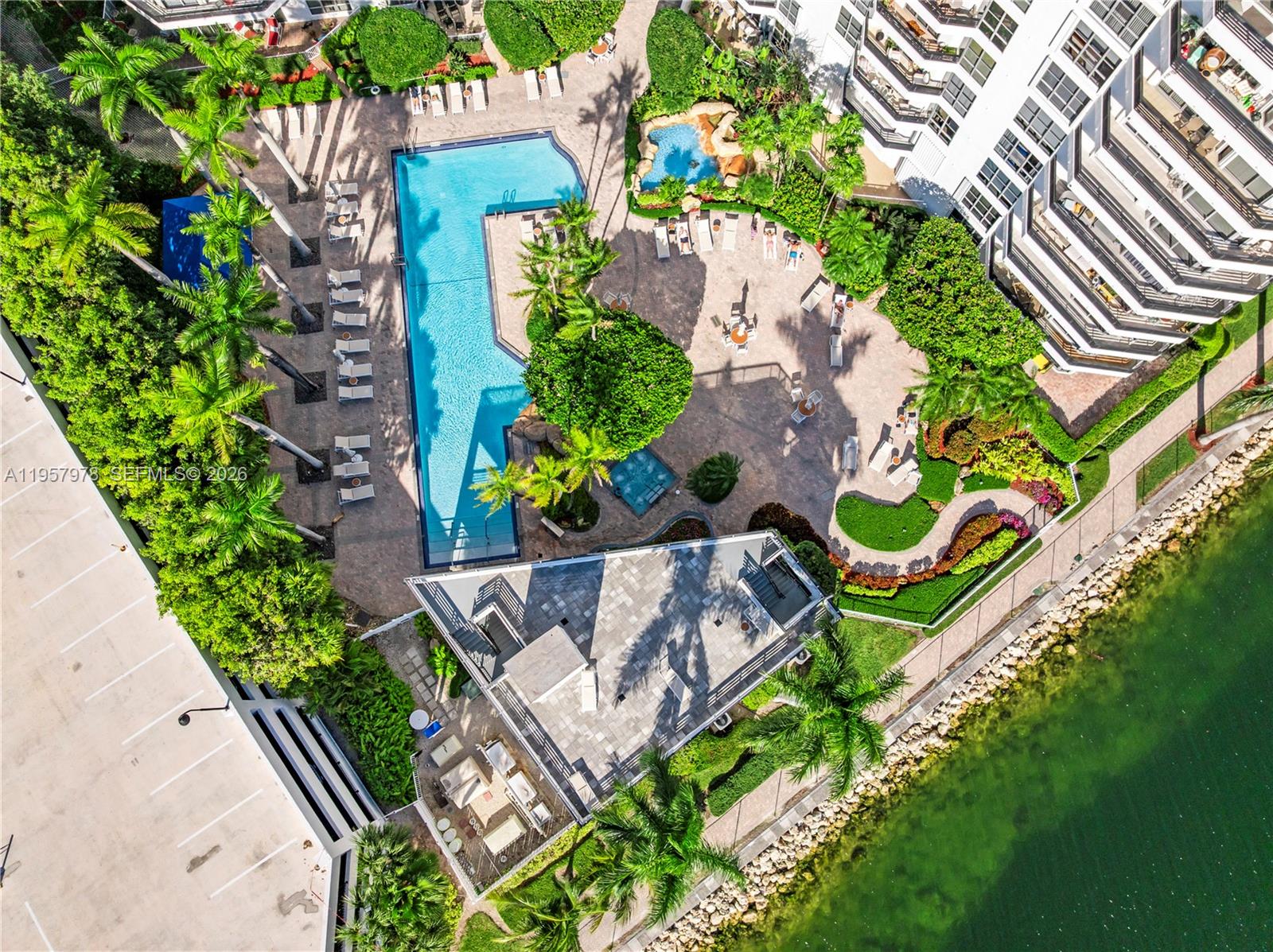 3600 Mystic Pointe Dr #PH6, Aventura FL 33180