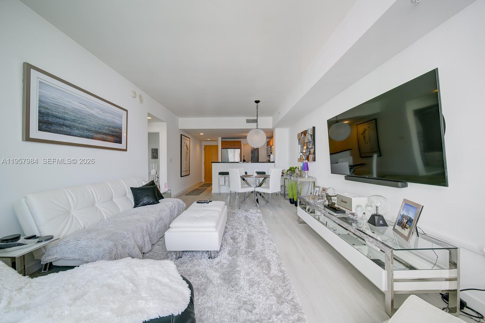 244 Biscayne Blvd #2309, Miami FL 33132