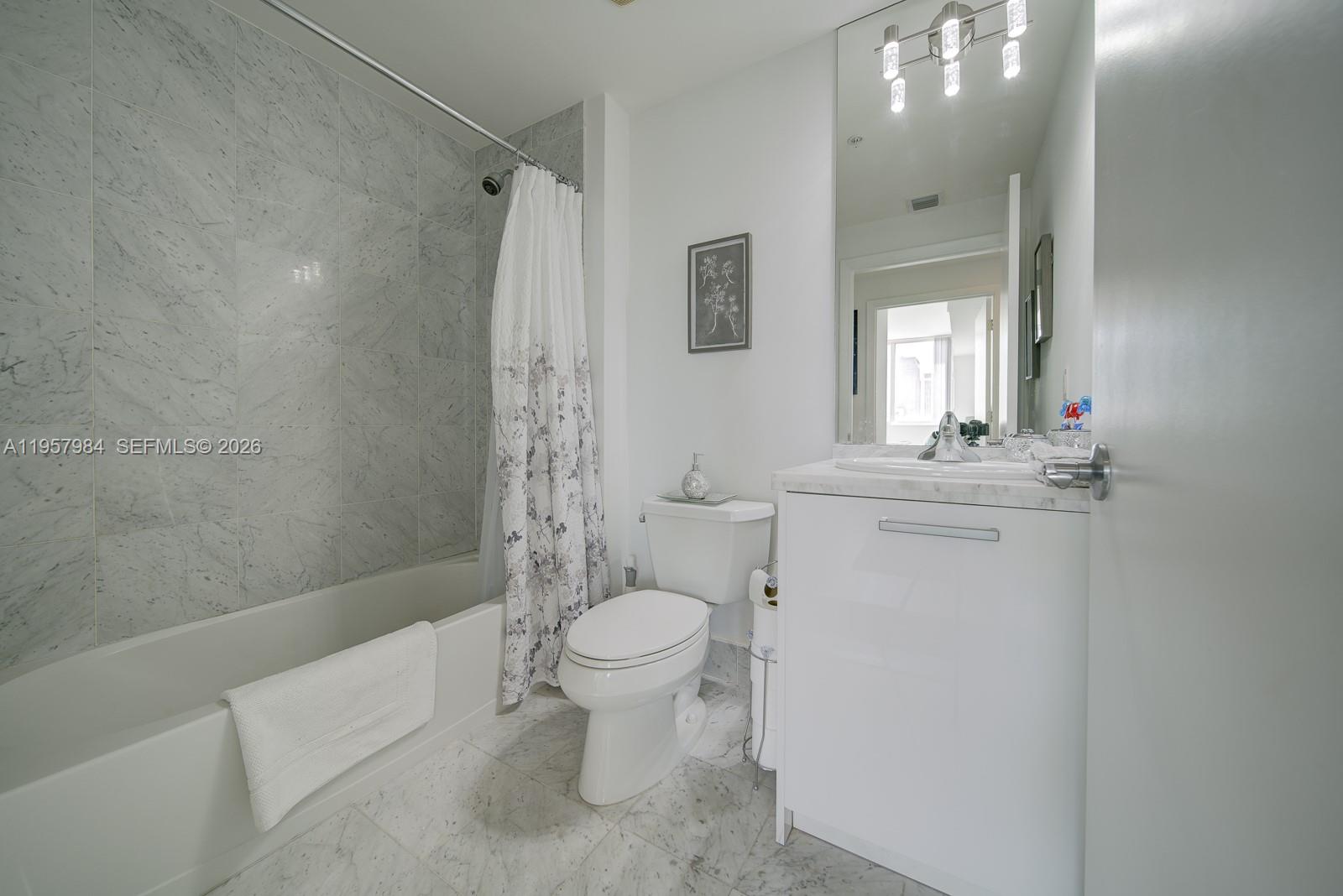 244 Biscayne Blvd #2309, Miami FL 33132
