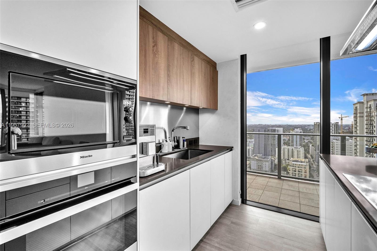 1000 Brickell Plz #3112, Miami FL 33131