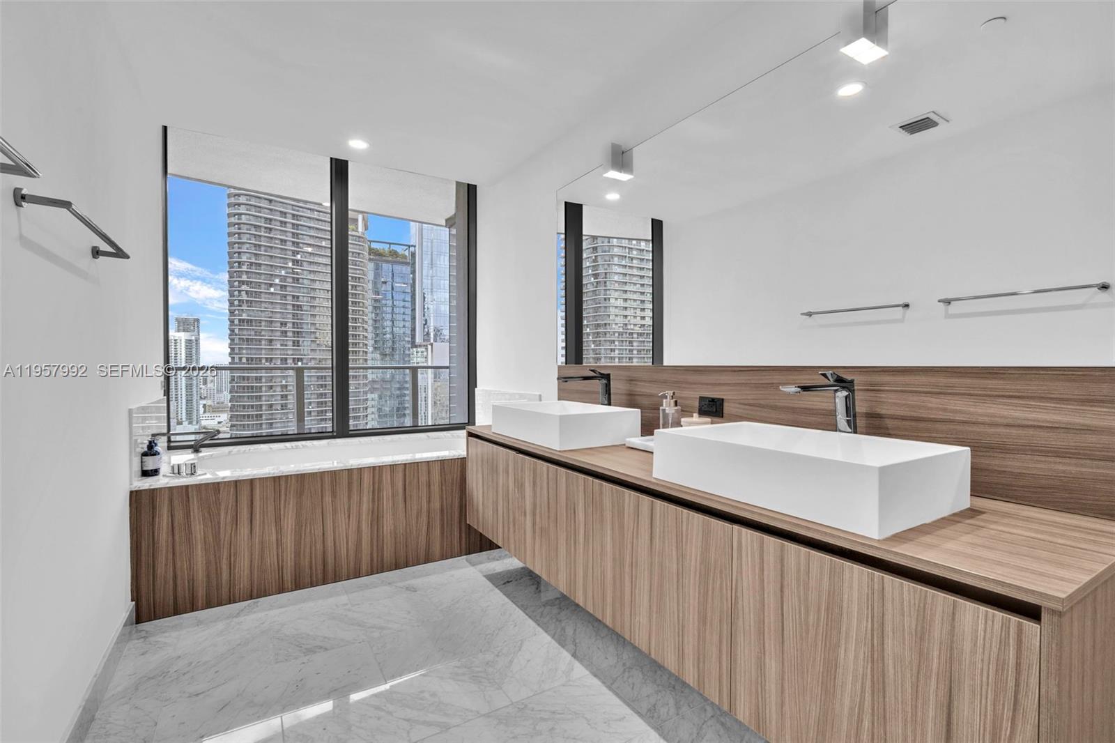 1000 Brickell Plz #3112, Miami FL 33131