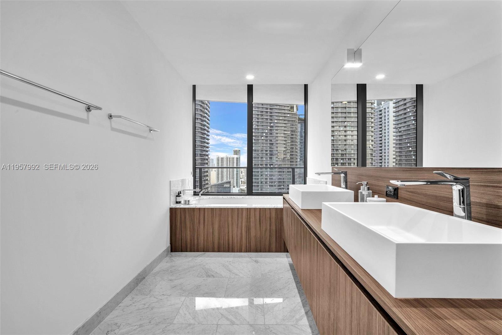 1000 Brickell Plz #3112, Miami FL 33131