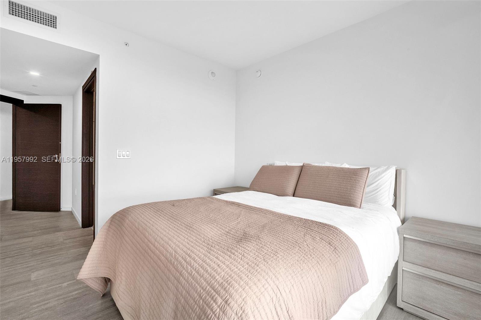 1000 Brickell Plz #3112, Miami FL 33131