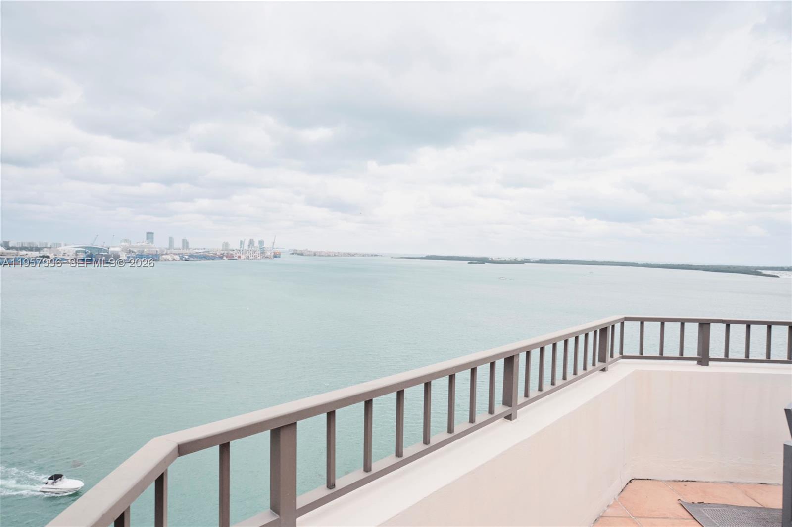 520 Brickell Key Dr #A1904, Miami FL 33131