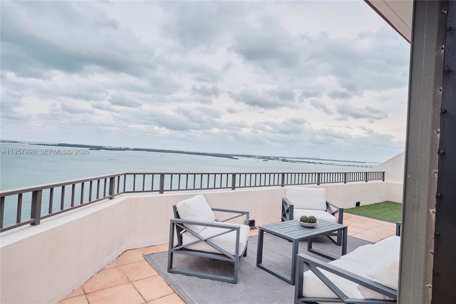 520 Brickell Key Dr #A1904, Miami FL 33131