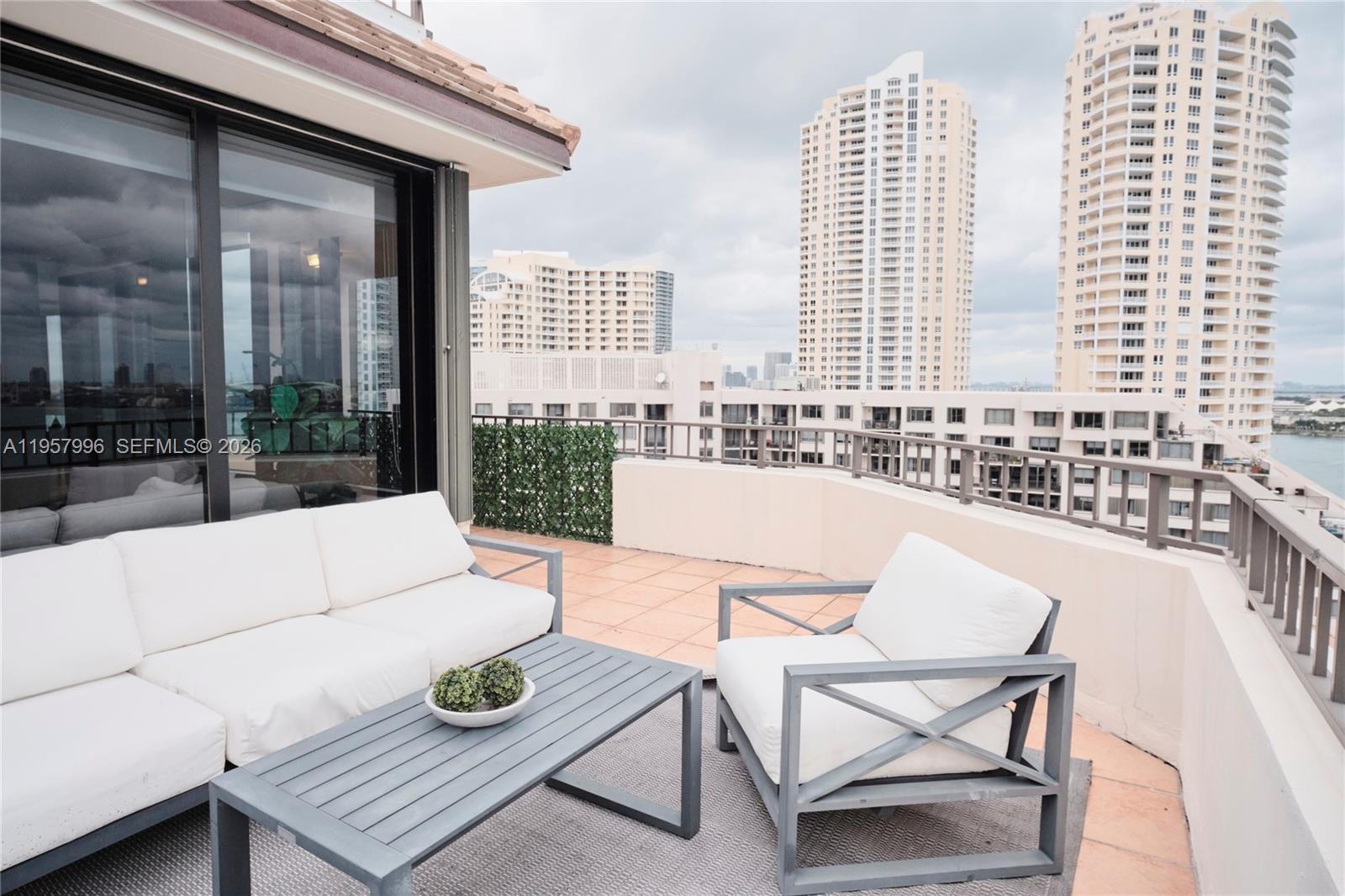 520 Brickell Key Dr #A1904, Miami FL 33131