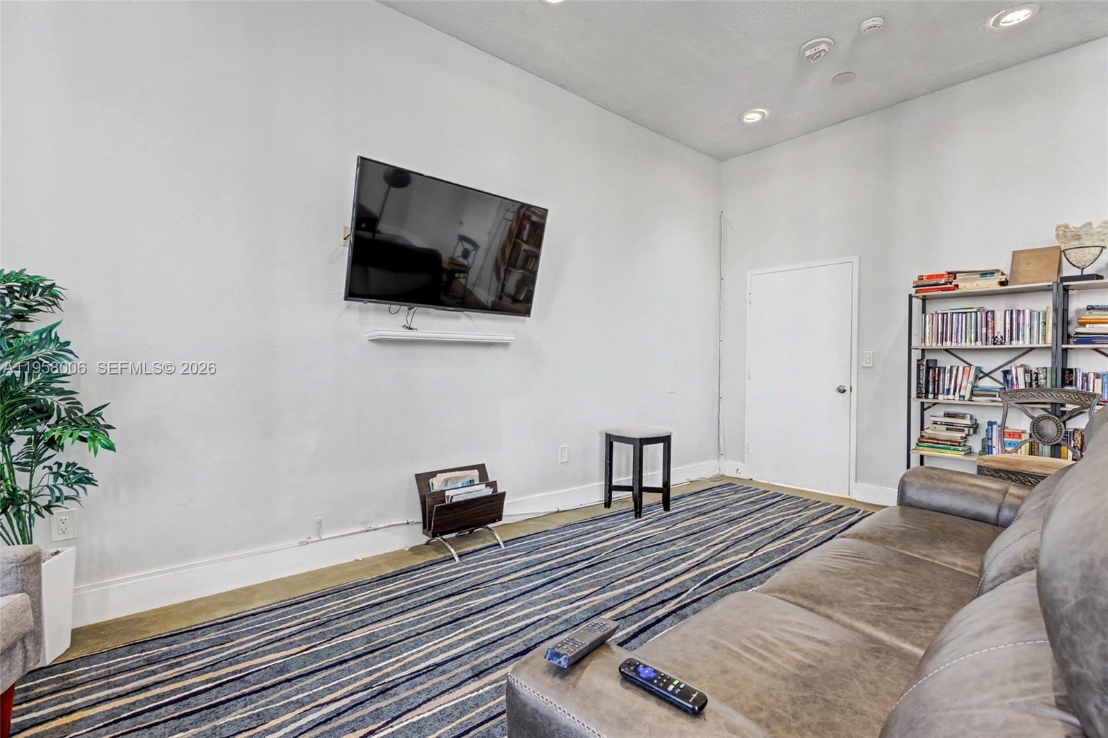 11930 N Bayshore Dr #606, North Miami FL 33181