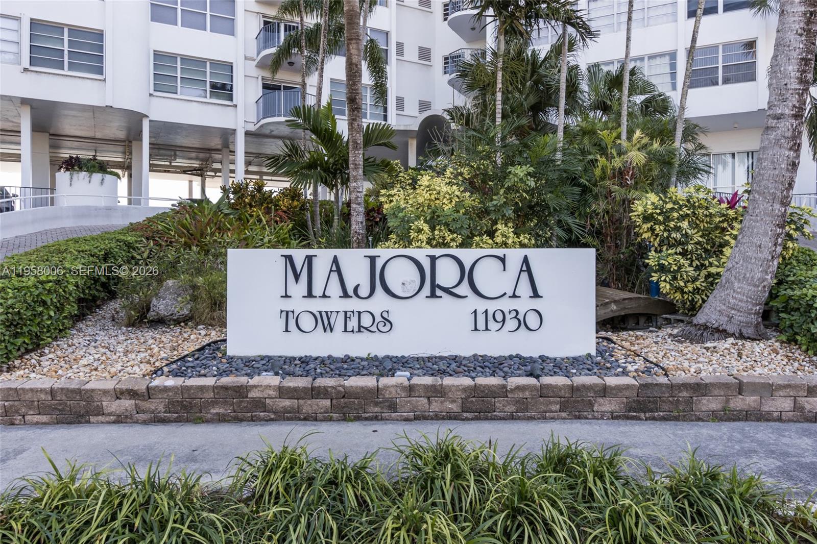 11930 N Bayshore Dr #606, North Miami FL 33181