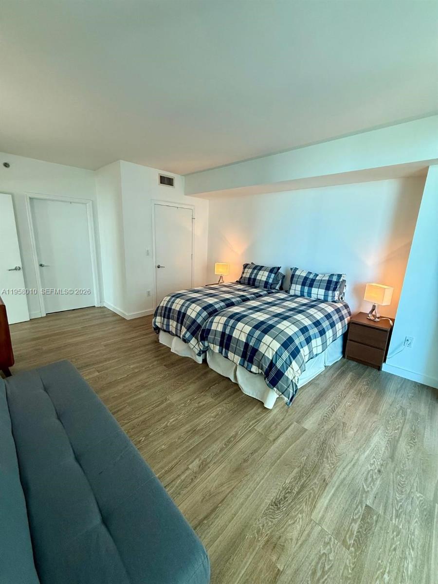 55 SE 6th St #1807, Miami FL 33131