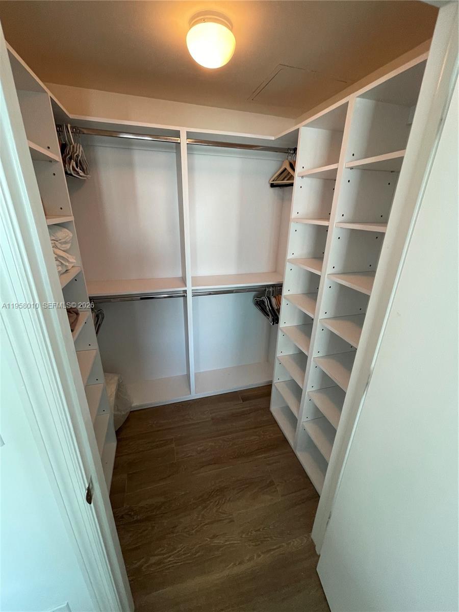 55 SE 6th St #1807, Miami FL 33131