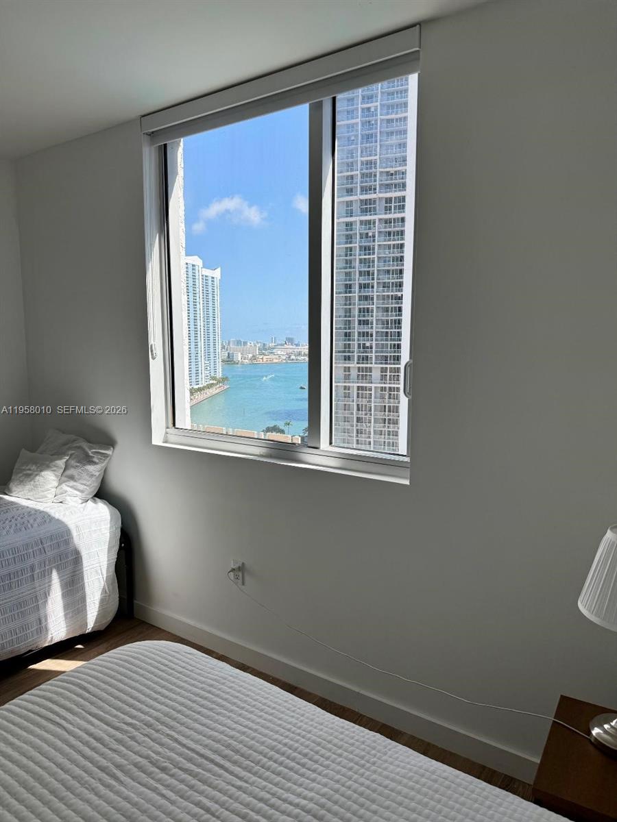 55 SE 6th St #1807, Miami FL 33131