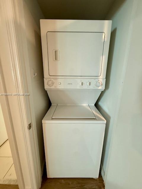 55 SE 6th St #1807, Miami FL 33131