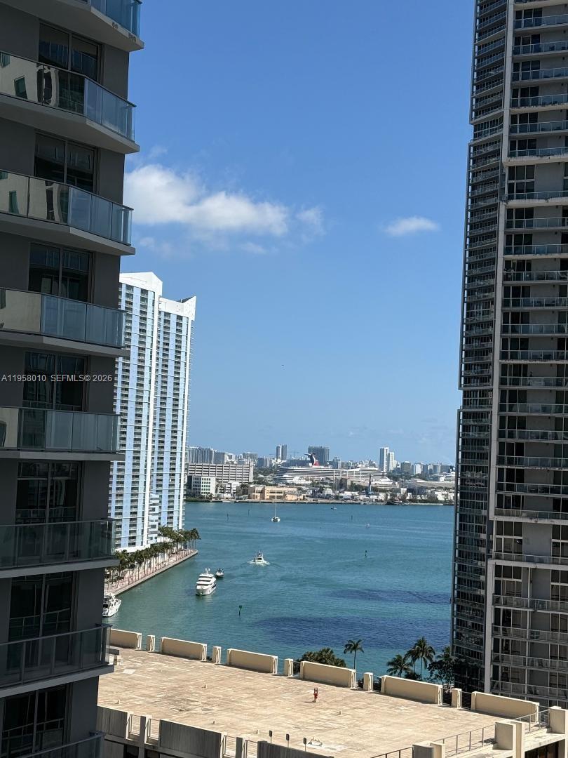 55 SE 6th St #1807, Miami FL 33131