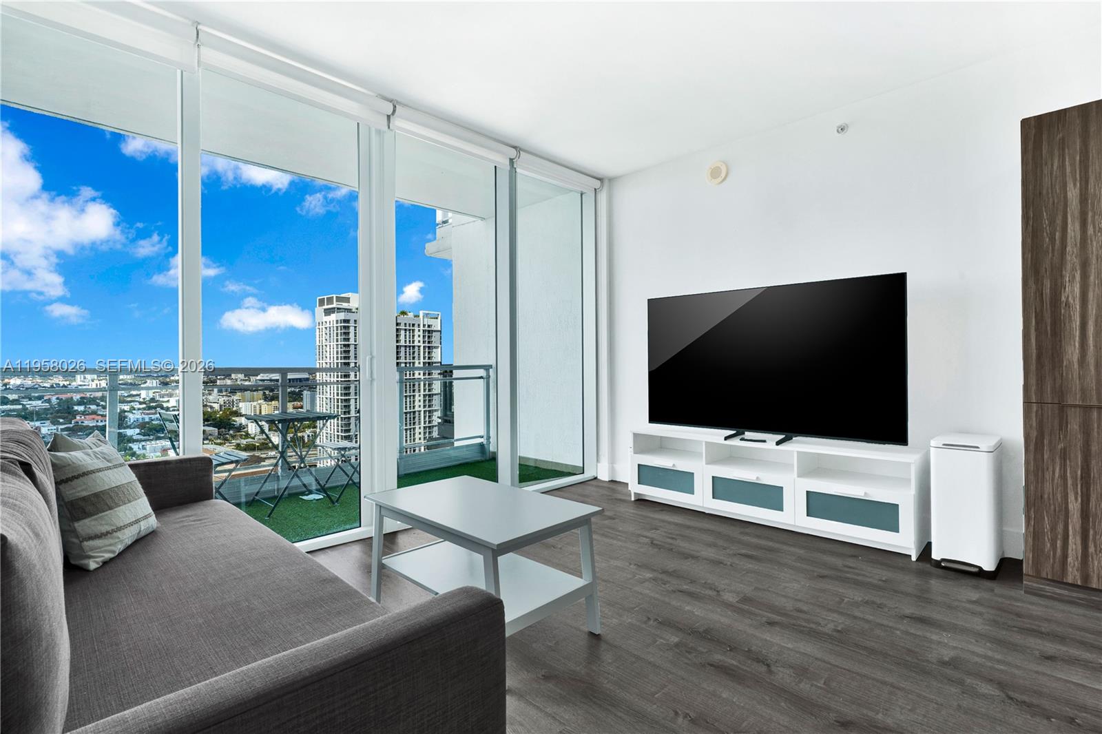 92 SW 3rd St #3108, Miami FL 33130