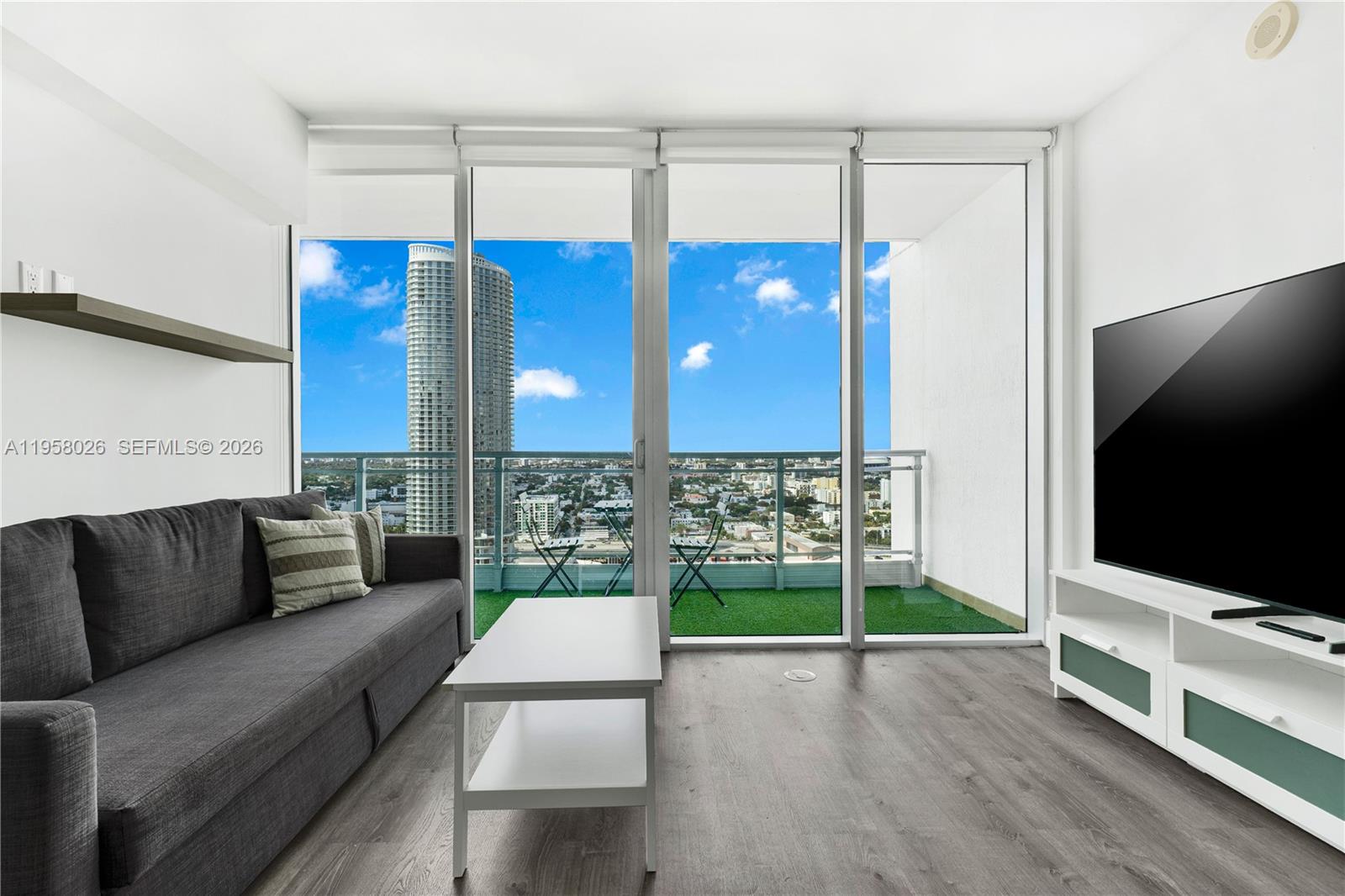 92 SW 3rd St #3108, Miami FL 33130