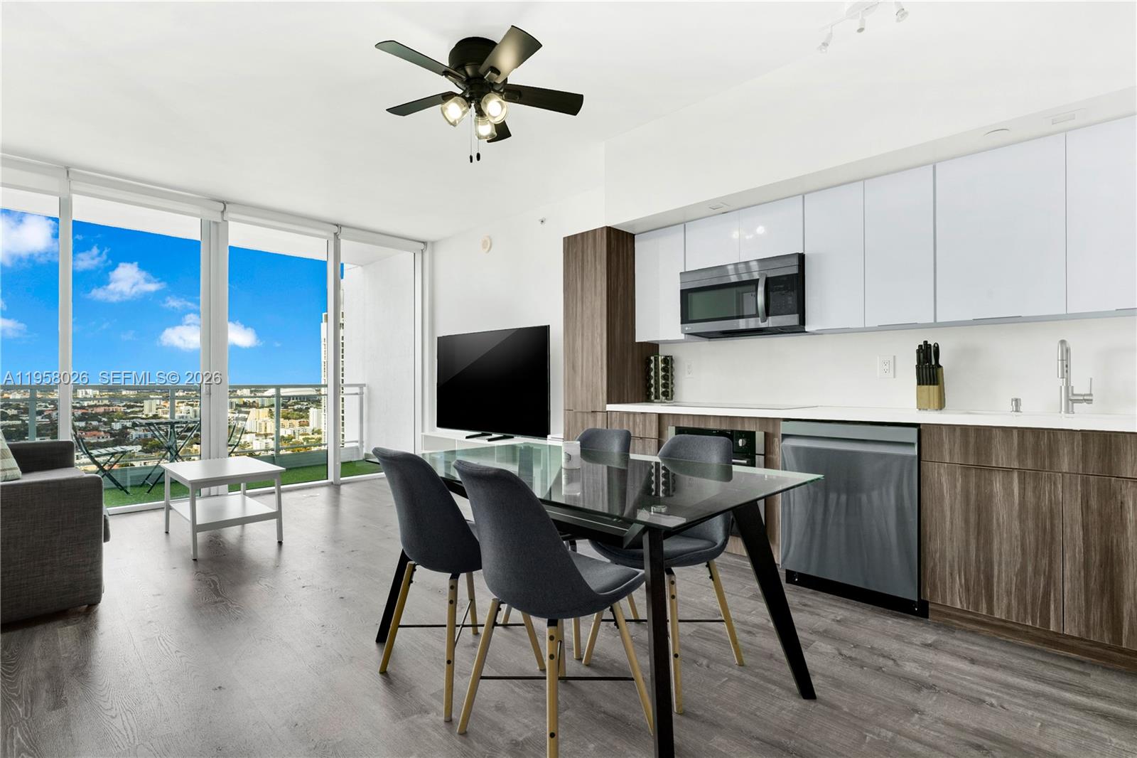 92 SW 3rd St #3108, Miami FL 33130