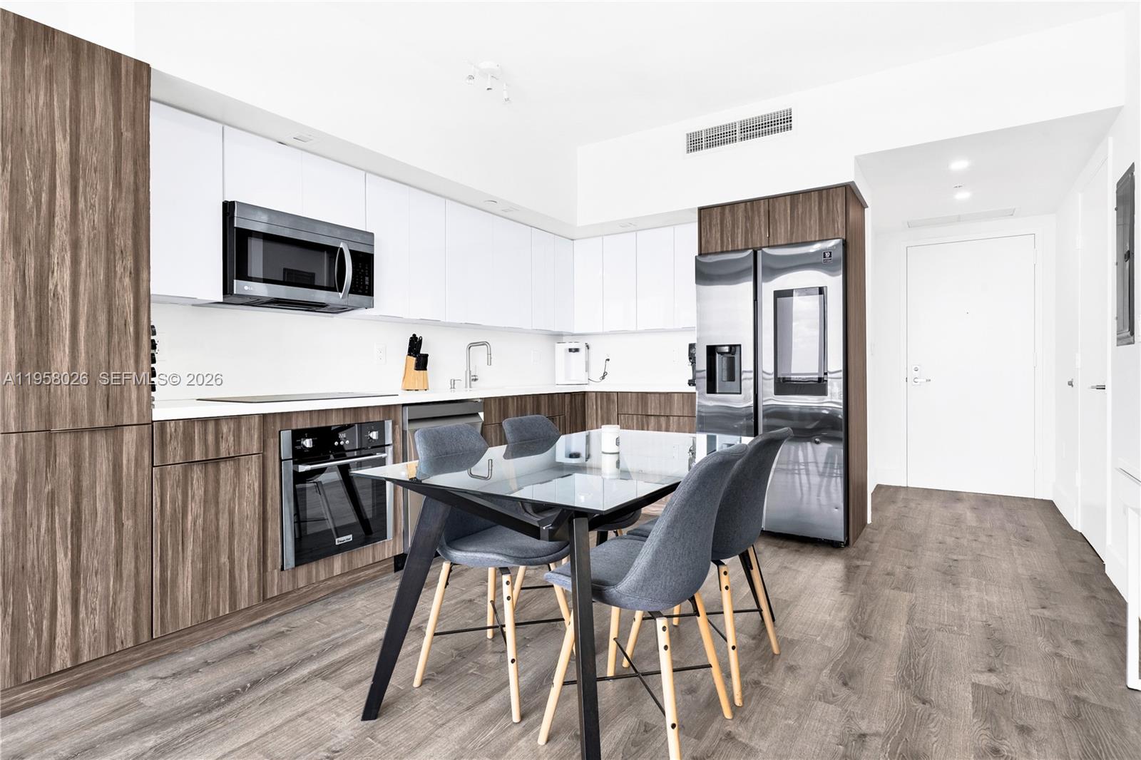 92 SW 3rd St #3108, Miami FL 33130