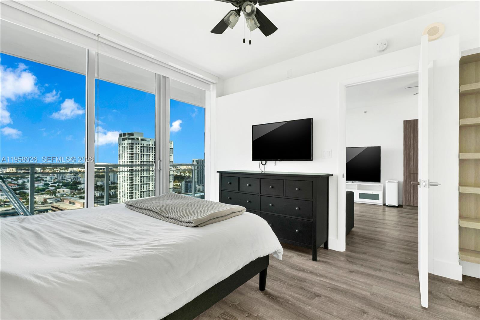 92 SW 3rd St #3108, Miami FL 33130