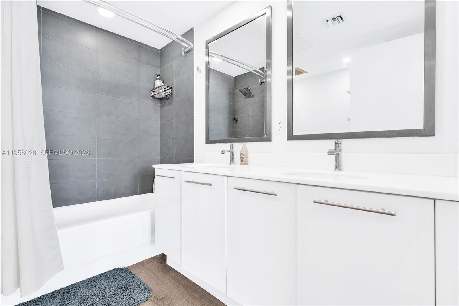 92 SW 3rd St #3108, Miami FL 33130