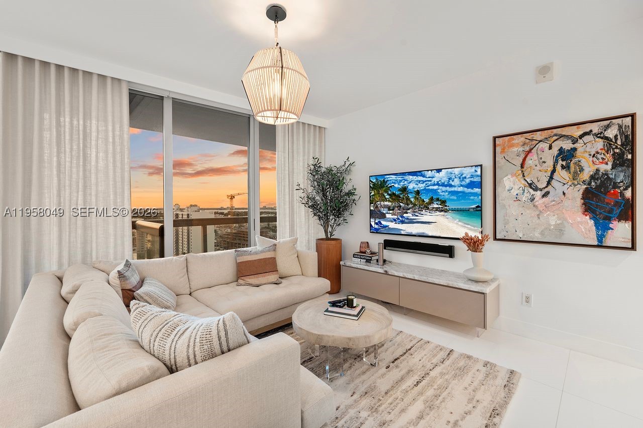 6899 Collins Ave #1810, Miami Beach FL 33141