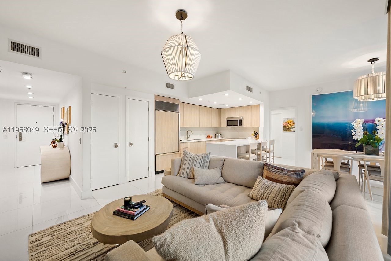 6899 Collins Ave #1810, Miami Beach FL 33141