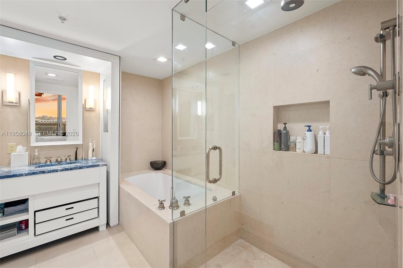 6899 Collins Ave #1810, Miami Beach FL 33141