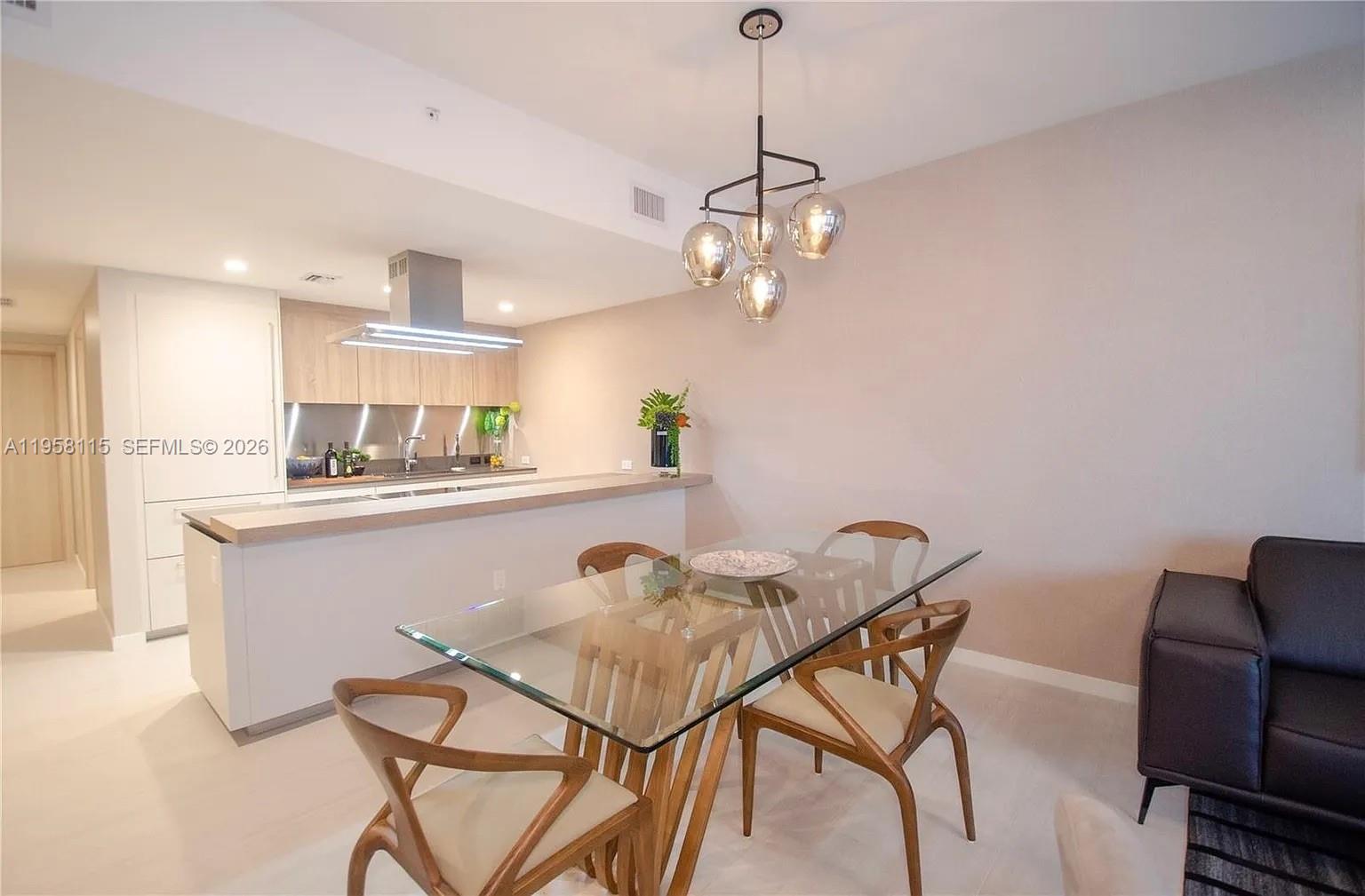 1000 Brickell Plz #4207, Miami FL 33131