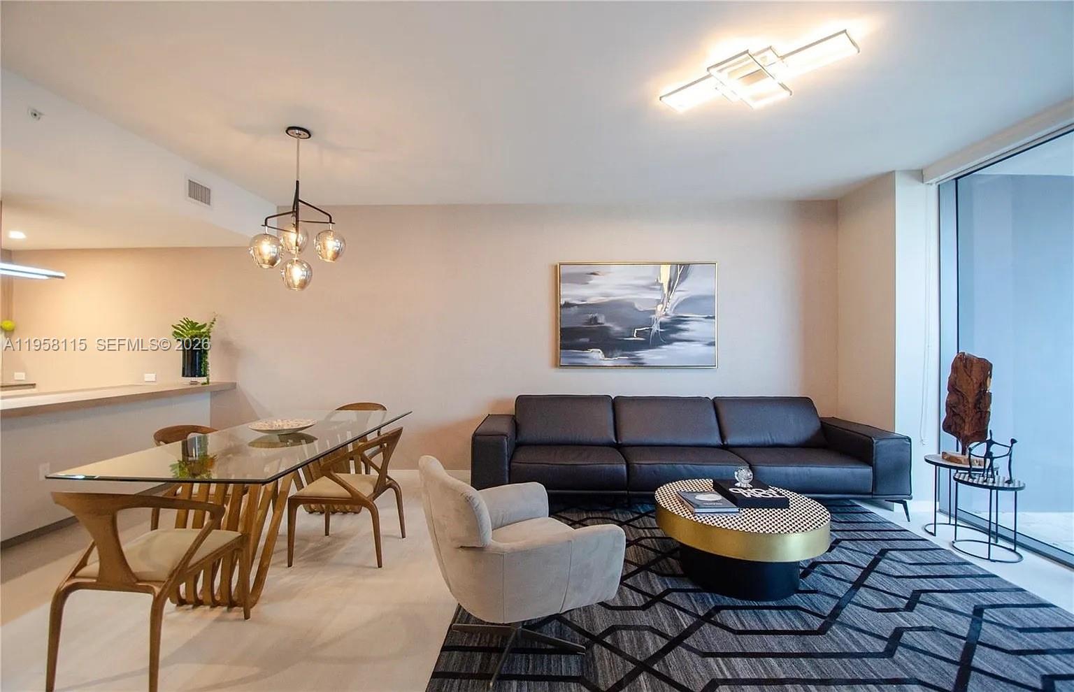 1000 Brickell Plz #4207, Miami FL 33131