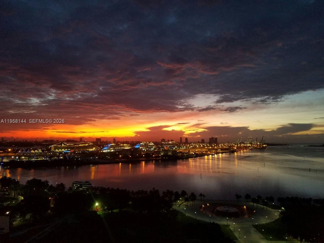 50 Biscayne Blvd #2206, Miami FL 33132