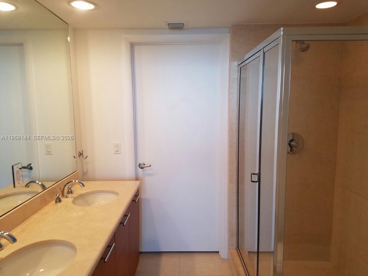 50 Biscayne Blvd #2206, Miami FL 33132