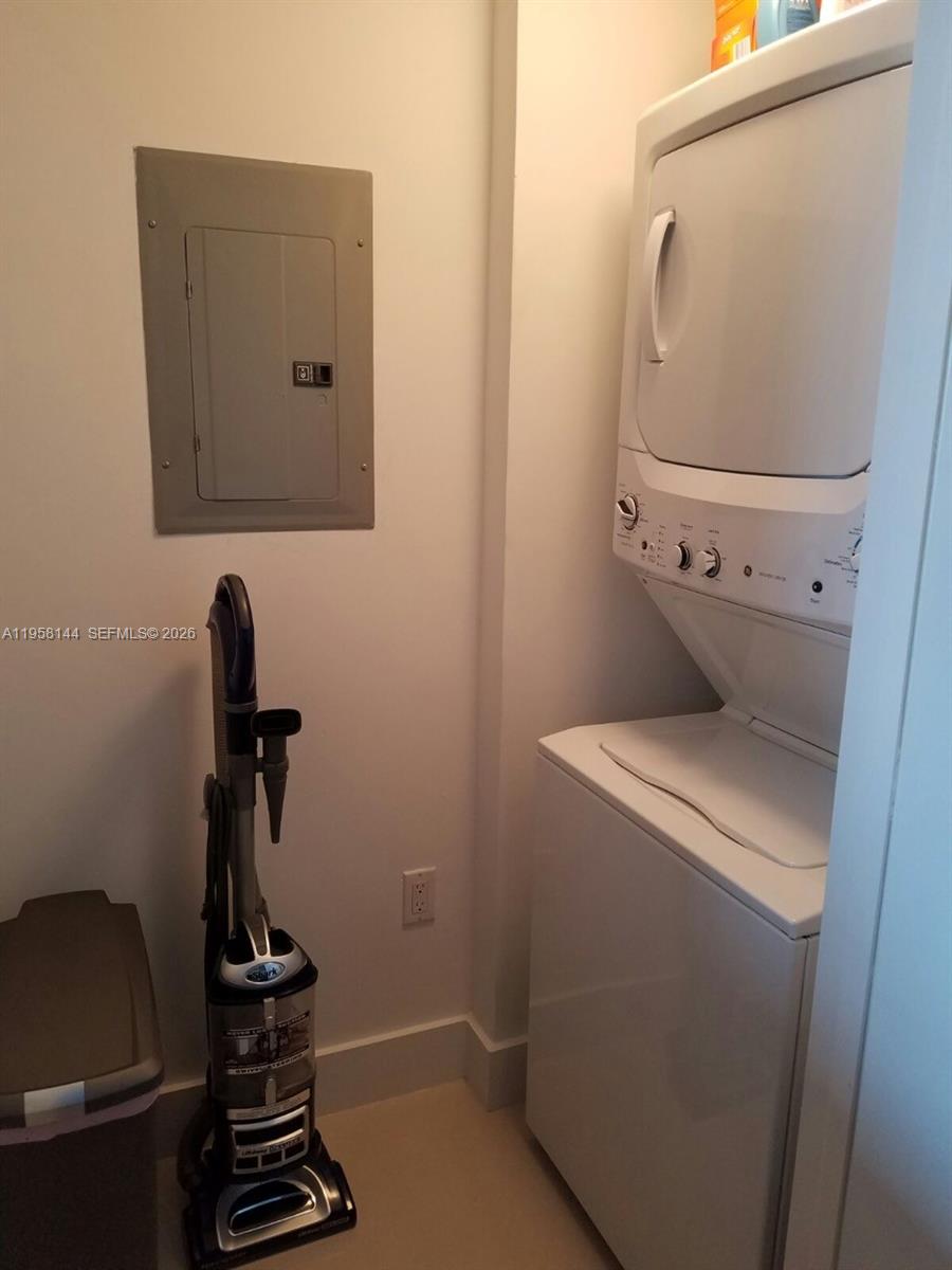 50 Biscayne Blvd #2206, Miami FL 33132