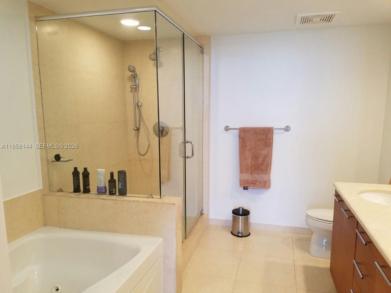 50 Biscayne Blvd #2206, Miami FL 33132