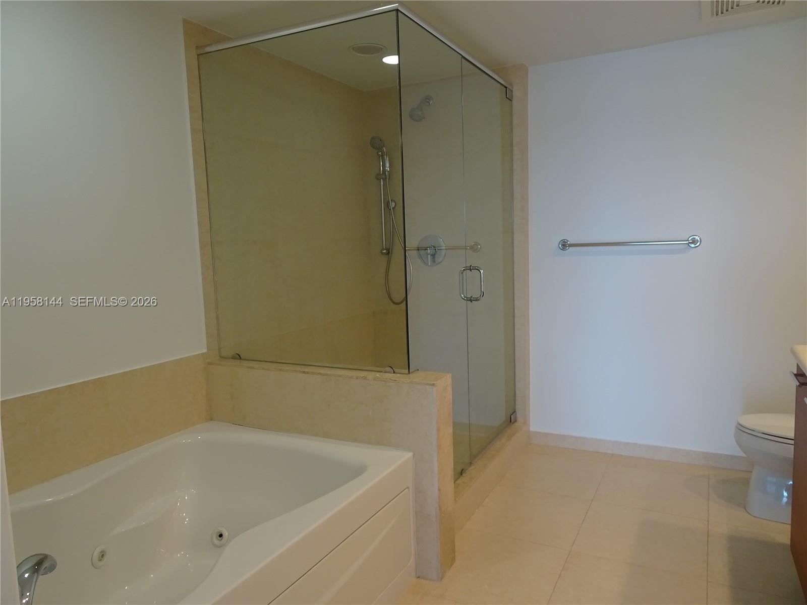 50 Biscayne Blvd #2206, Miami FL 33132