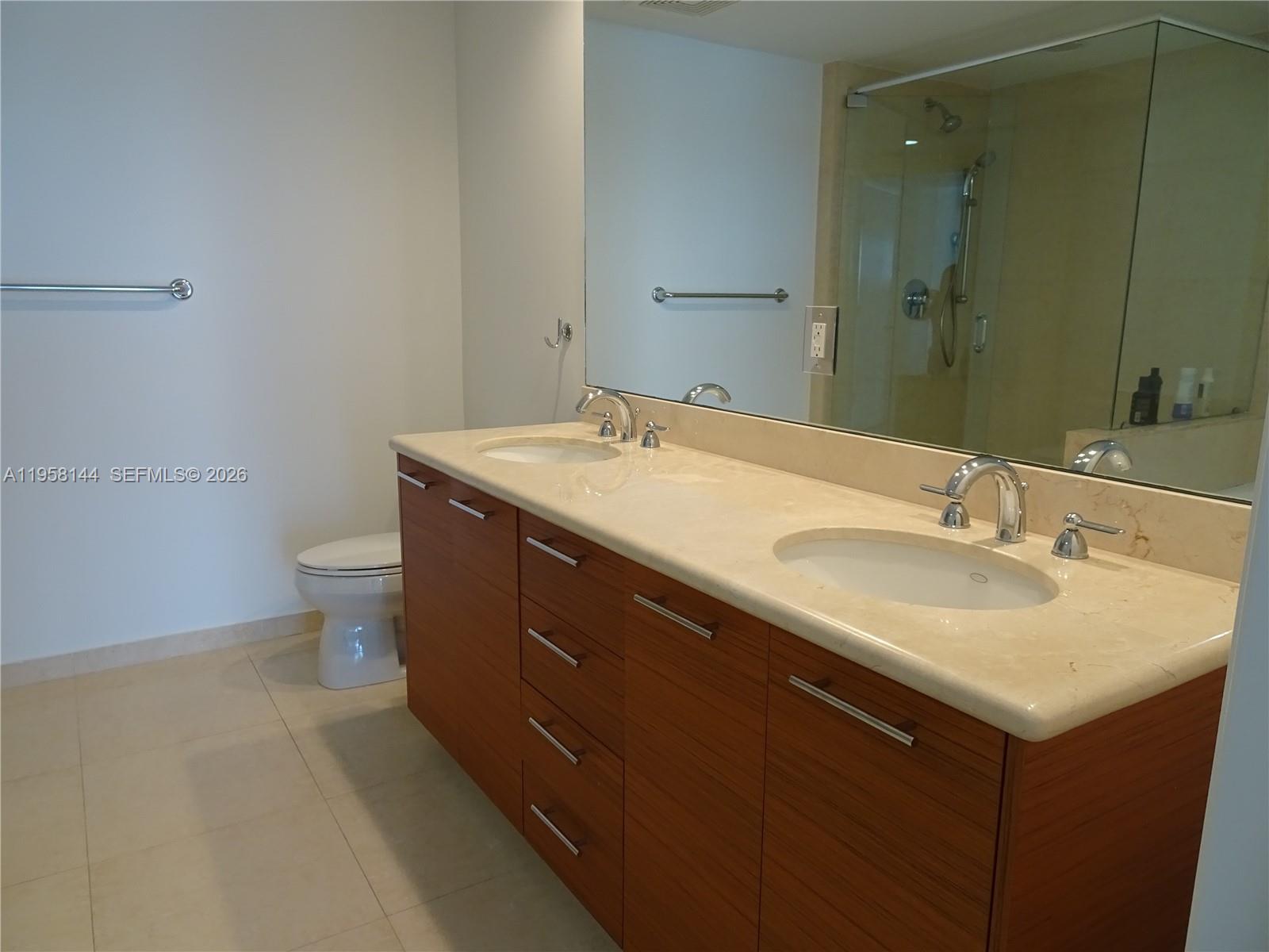 50 Biscayne Blvd #2206, Miami FL 33132