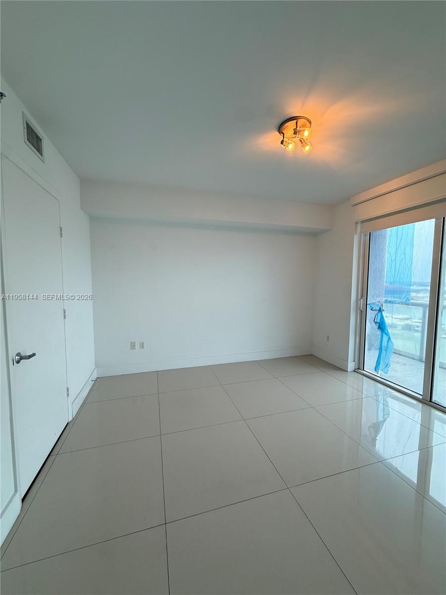 50 Biscayne Blvd #2206, Miami FL 33132