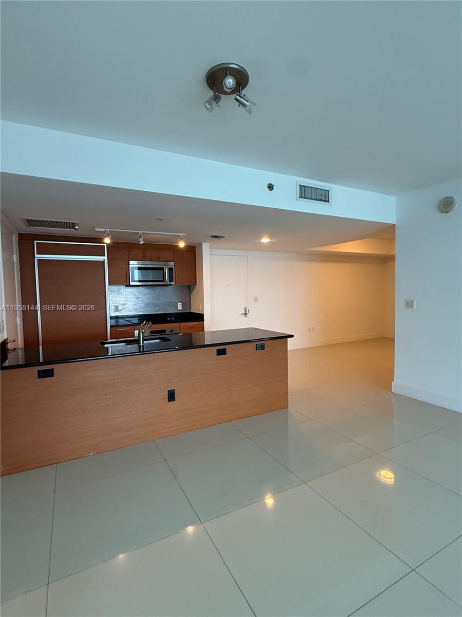 50 Biscayne Blvd #2206, Miami FL 33132