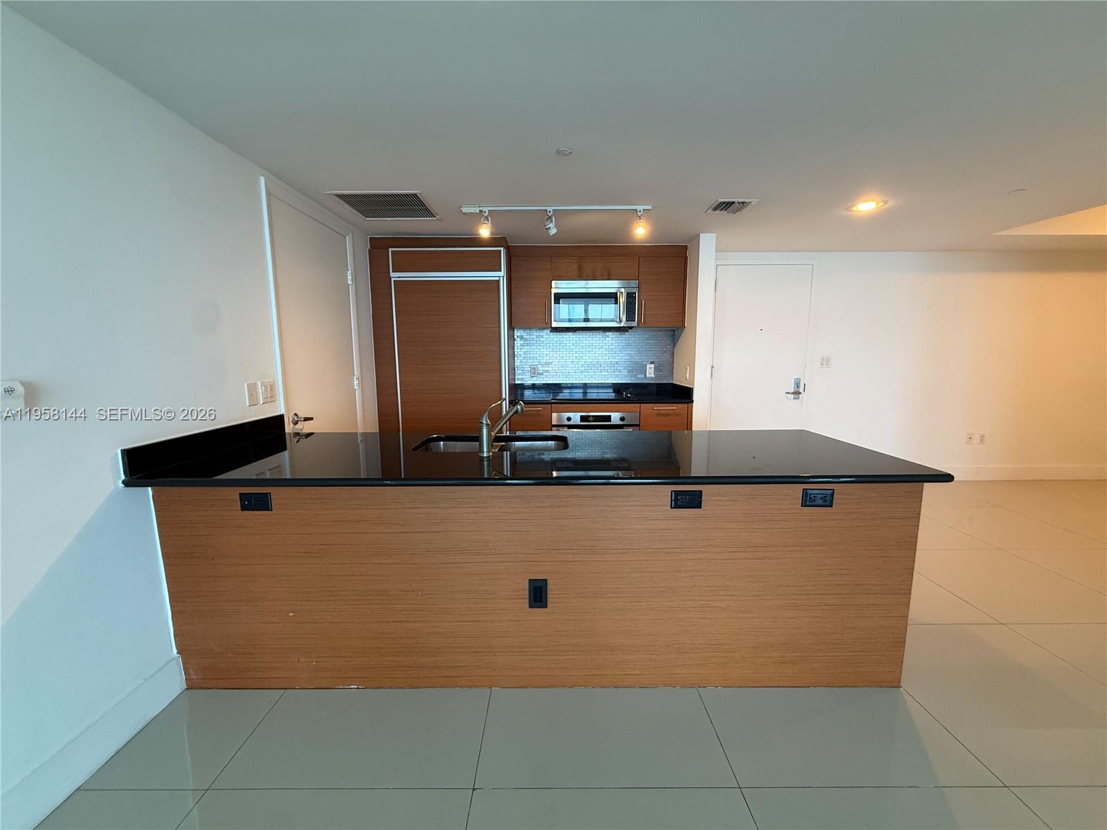 50 Biscayne Blvd #2206, Miami FL 33132