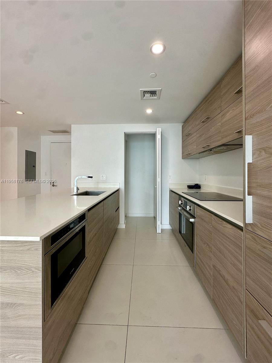 1300 S Miami Ave #1204, Miami FL 33130
