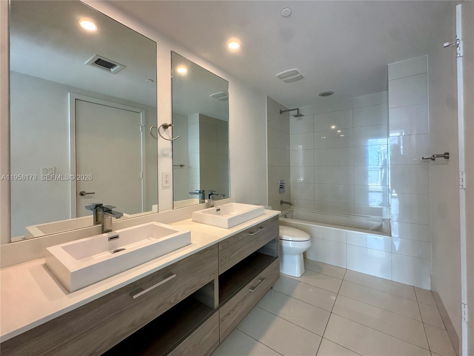 1300 S Miami Ave #1204, Miami FL 33130