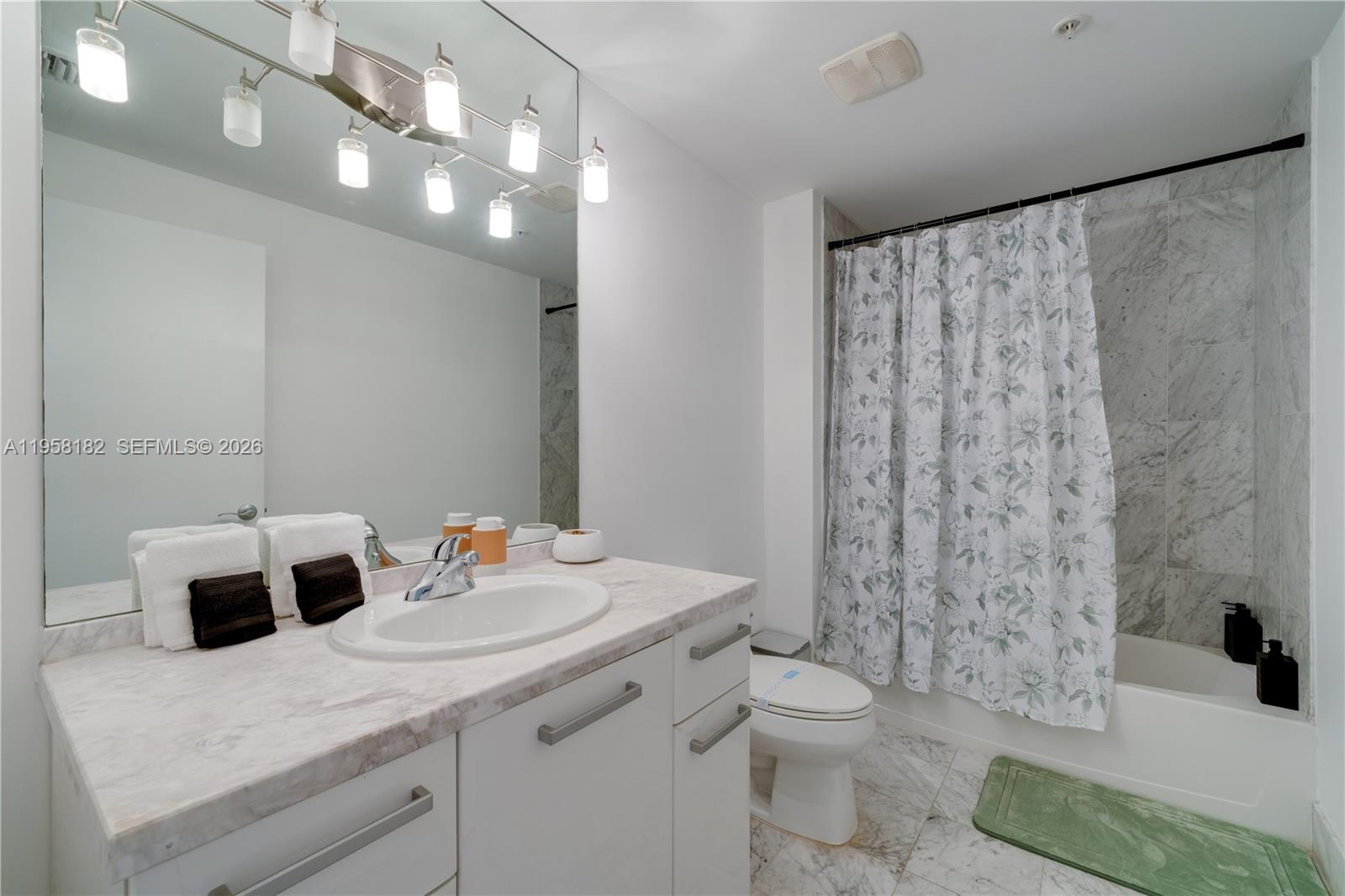 253 NE 2nd St #228, Miami FL 33132