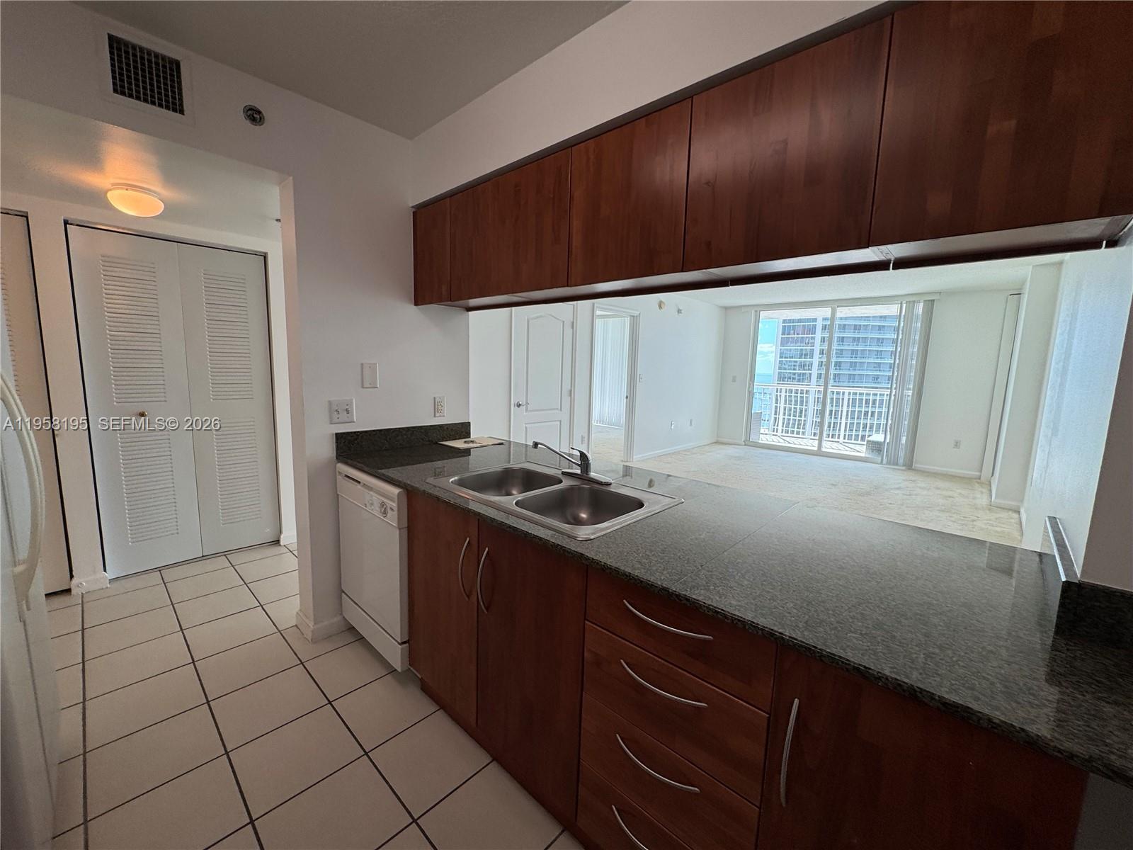 1200 BRICKELL BAY DR #3405, Miami FL 33131