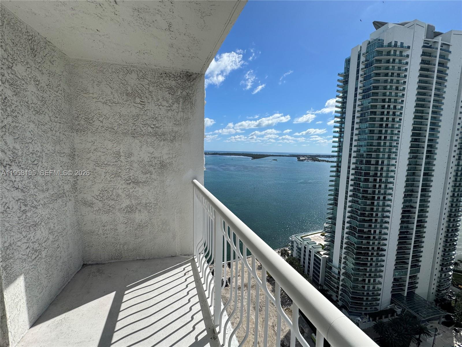 1200 BRICKELL BAY DR #3405, Miami FL 33131