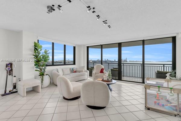 540 Brickell Key Dr #832, Miami FL 33131