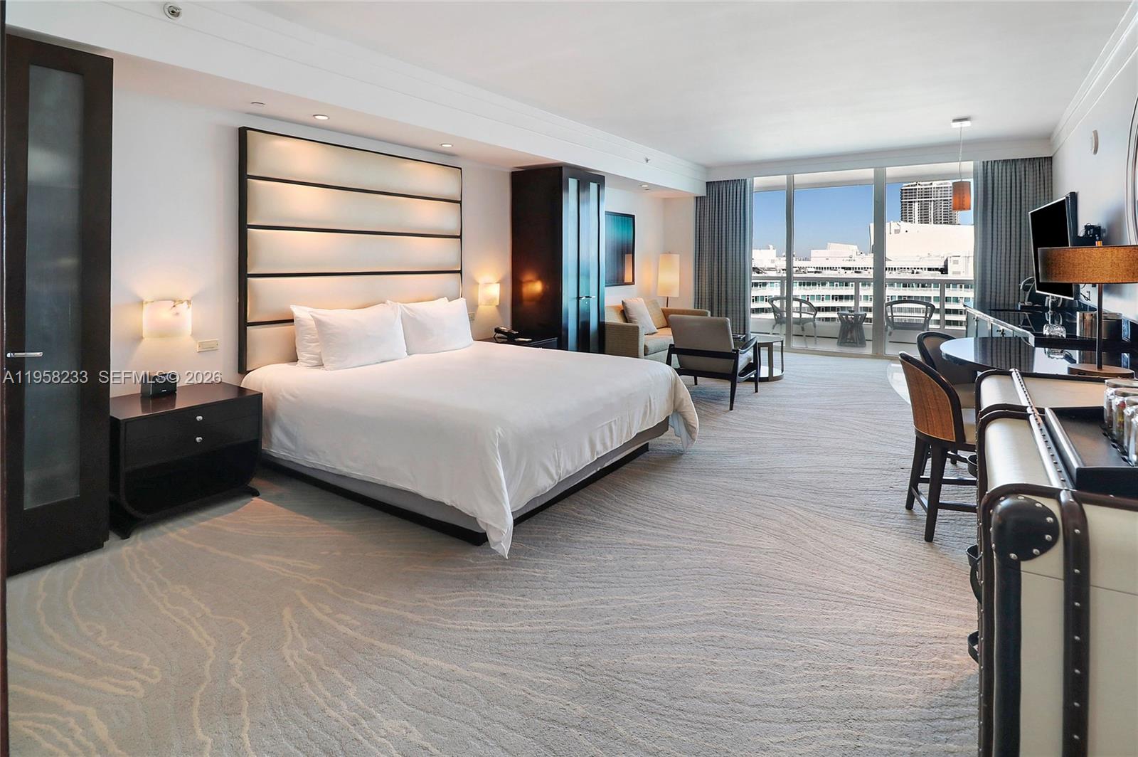 4391 Collins Ave #1703, Miami Beach FL 33140